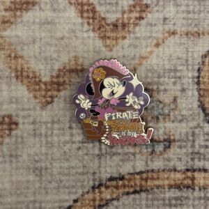 Disney Pirate Minnie Mouse Pin “Pirate Bling is my Thing” Pirates of the cari